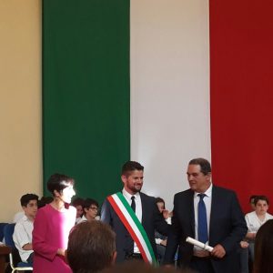 L’infermiere Cesare Rogai riceve una medaglia dal Presidente della Repubblica per aver rianimato un uomo