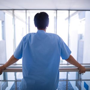 Gli infermieri giocano un ruolo vitale per la salute dei pazienti, e allora, perché sono invisibili nei media? Uno studio americano prova a spiegarci il perché! 1