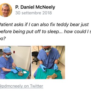 Neurochirurgo pediatrico opera orsacchiotto del suo paziente:”Come potevo dirgli di no?”