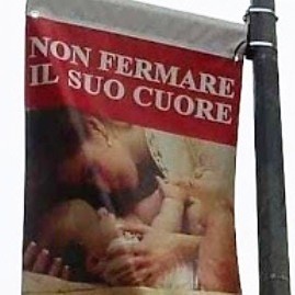 Milano, rimosso il manifesto contro l’aborto davanti alla clinica Mangiagalli 1