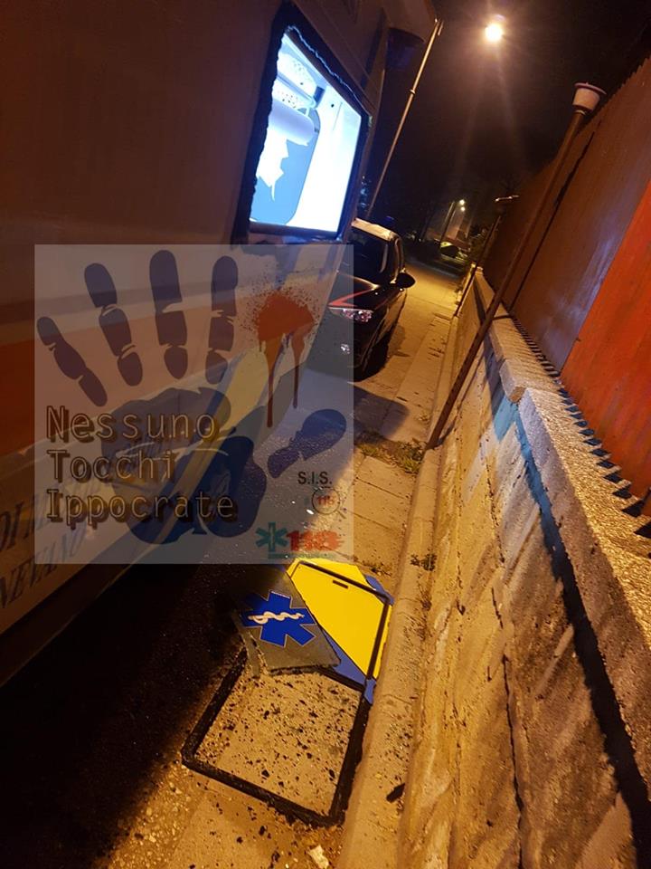 Minaccia moglie e sanitari, tenta il suicidio e distrugge un’ambulanza. Follia nel napoletano